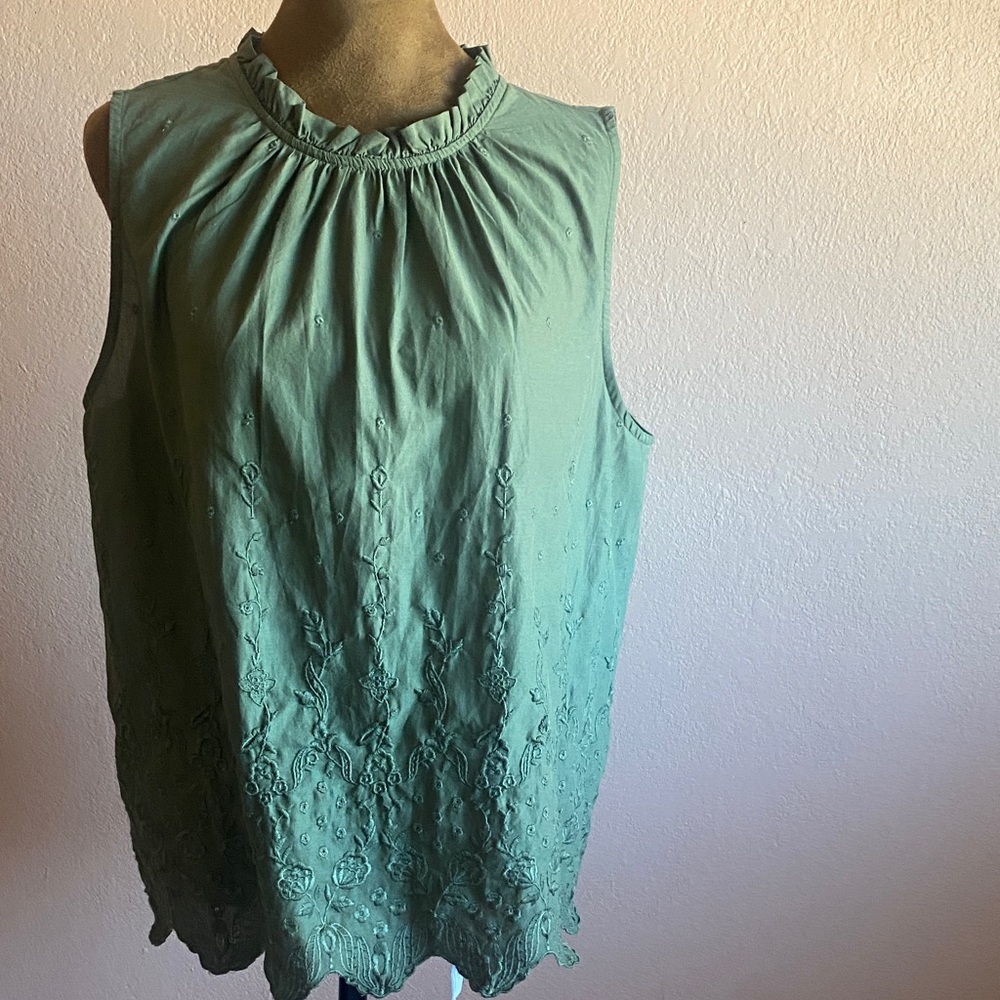 LOFT 100% Cotton Green Sleeveless Embroidered Women's Top